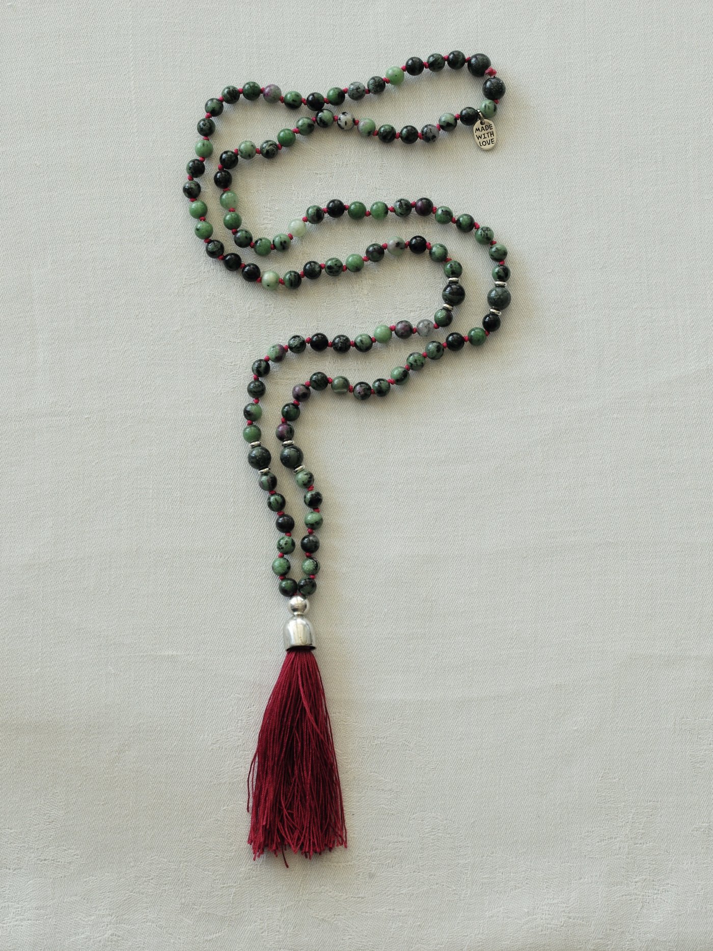 Collana Mala di Zoisite con rubino